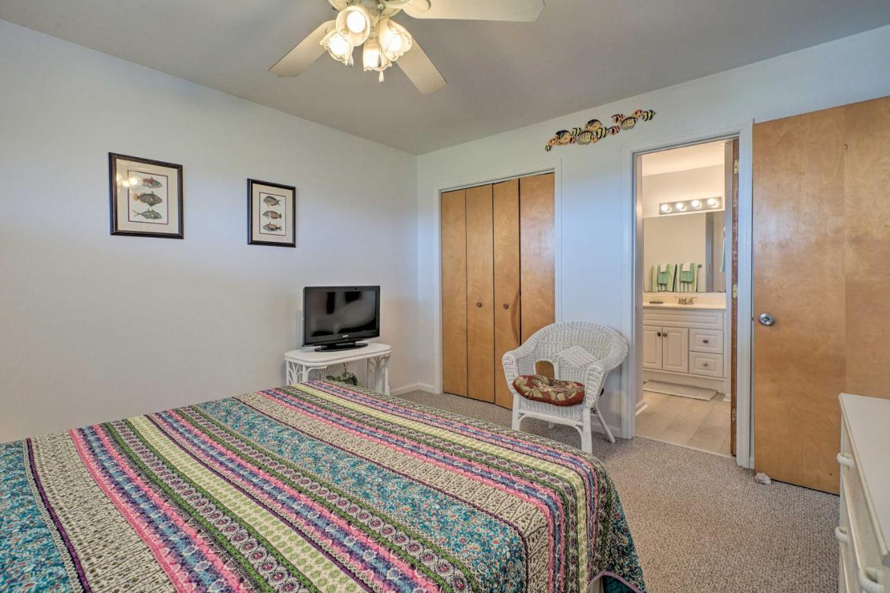 Oak Island Beachfront Condo With Community Pool Eksteriør billede
