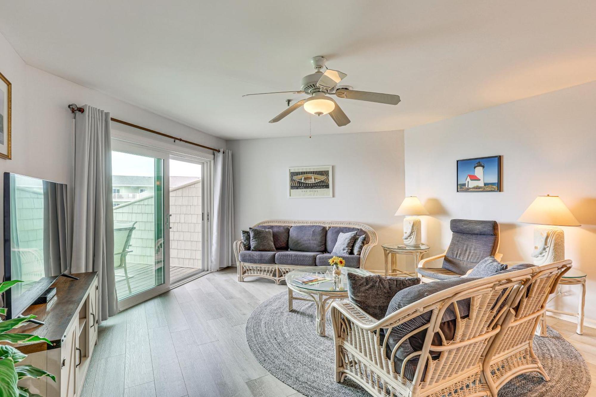 Oak Island Beachfront Condo With Community Pool Eksteriør billede