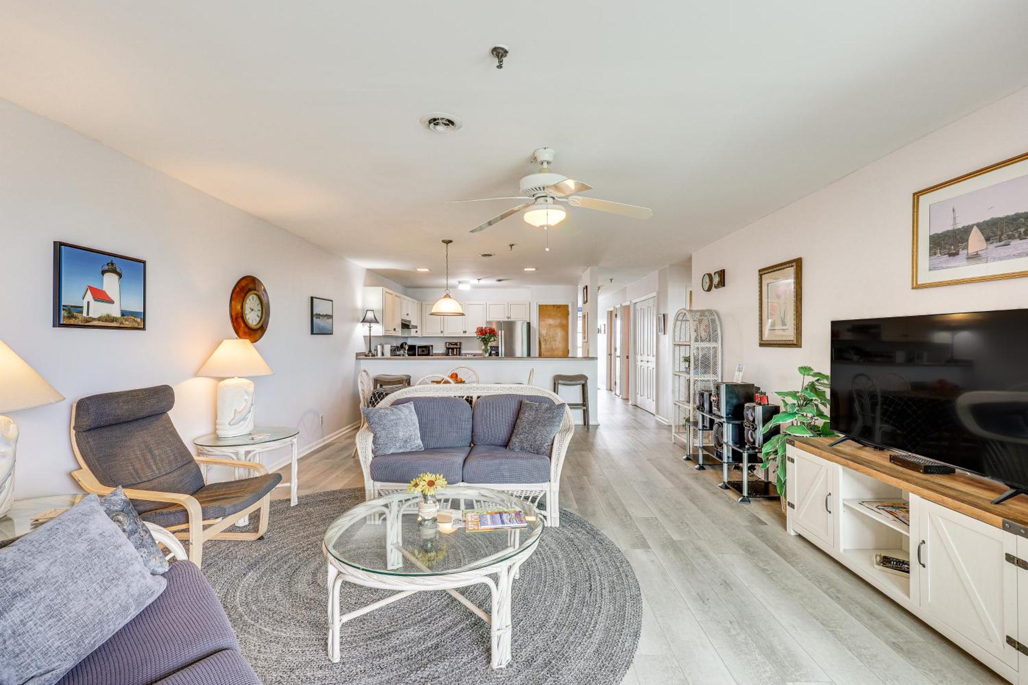 Oak Island Beachfront Condo With Community Pool Eksteriør billede