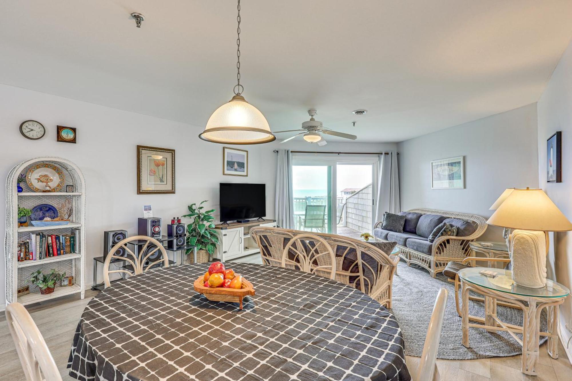 Oak Island Beachfront Condo With Community Pool Eksteriør billede
